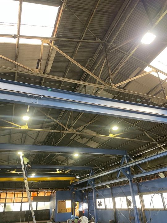 工場 照明取付け工事の様子6